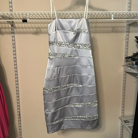 b darlin silver dress B DARLIN Silver Gray Sequin Party Cocktail Wedding Dress Size 5 / 6 NEW
